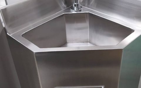 Gabinetes, pias e bancadas